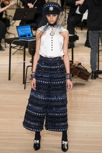 Look 65